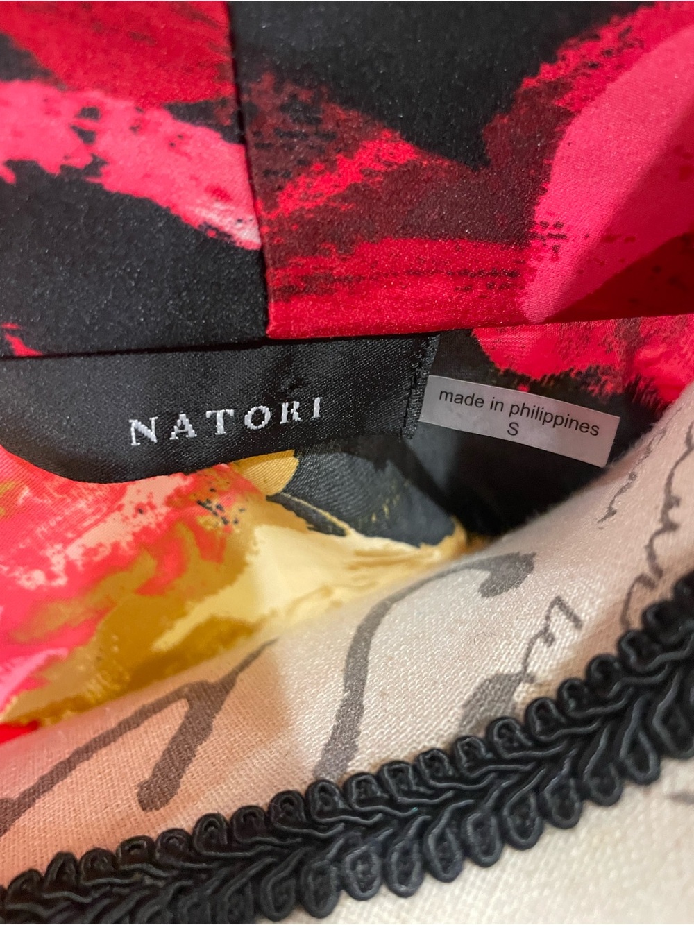Natori Floral Satin Kimono Robe Black Pink Red Belted Lounge Cover Up Size Small - Picture 13 of 14